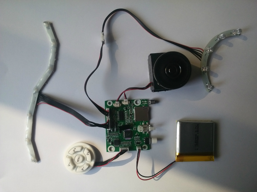 A402 轮滑鞋绚丽灯光音响电子板